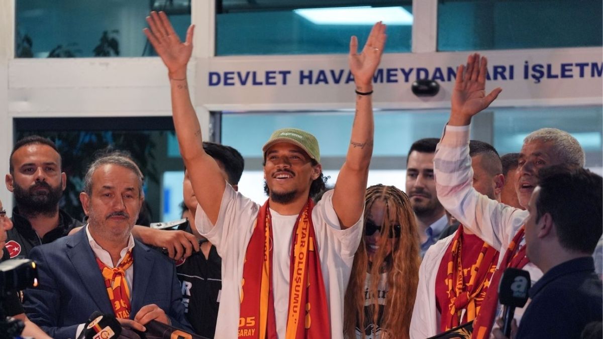 RESMI! Leroy Sane Bergabung dengan Galatasaray