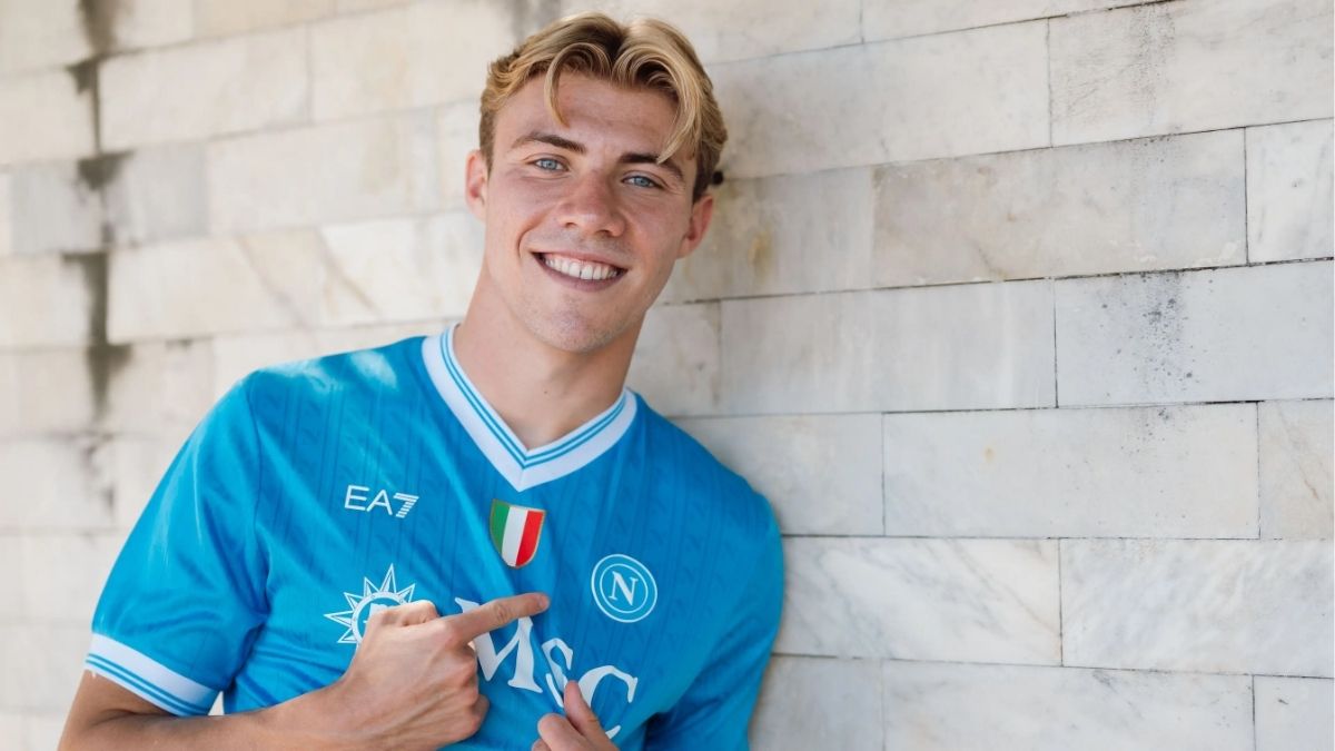 Rasmus Hojlund Resmi Tinggalkan MU, Gabung Napoli dengan Status Pinjaman